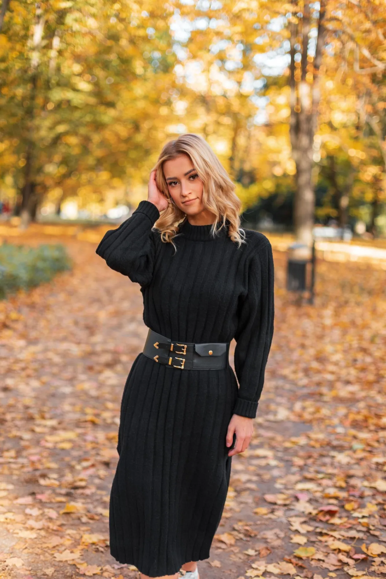 Rochie Avelle tricotata neagra cu croi drept